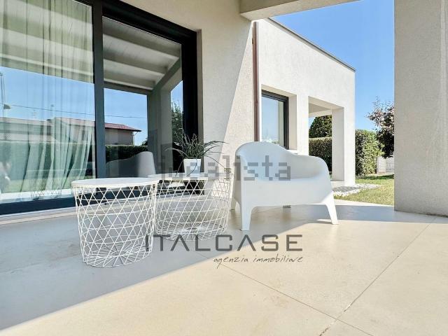 Villetta bifamiliare in vendita di 280 m²