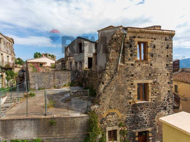 Villetta bifamiliare in vendita di 281 m² in Piazza San Antonio, 9