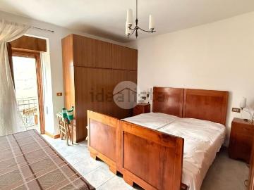 Villetta bifamiliare in vendita di 281 m² in Via Case Bruciate, 4