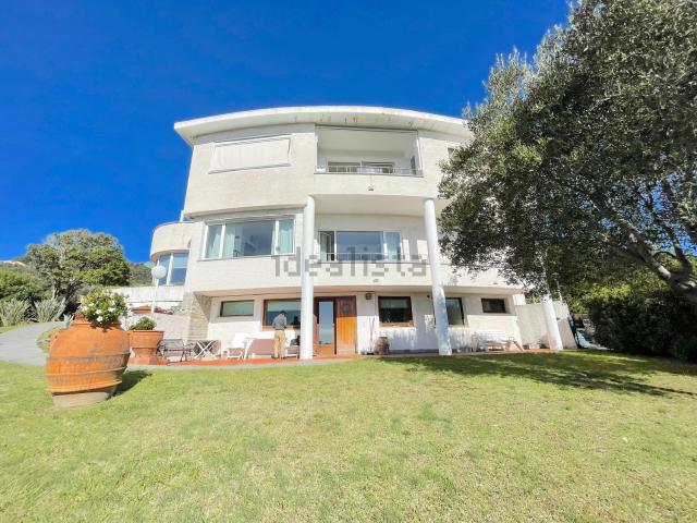 Villetta bifamiliare in vendita di 281 m² in Via Guglielmo Marconi