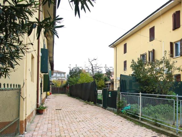 Villetta bifamiliare in vendita di 287 m² in Via Giacomo Matteotti, 111