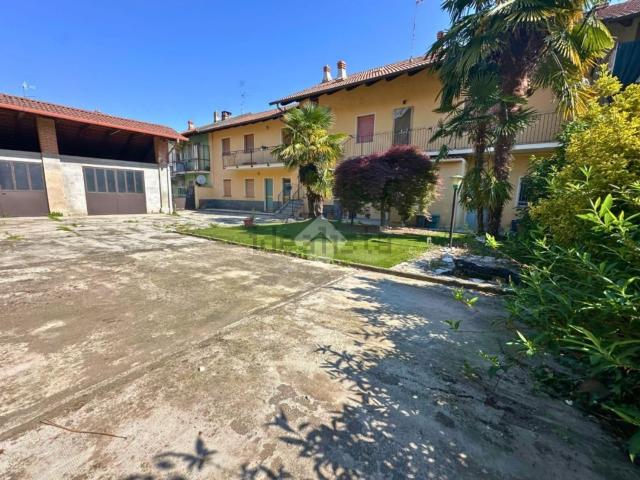 Villetta bifamiliare in vendita di 287 m² in Via Roma, 45