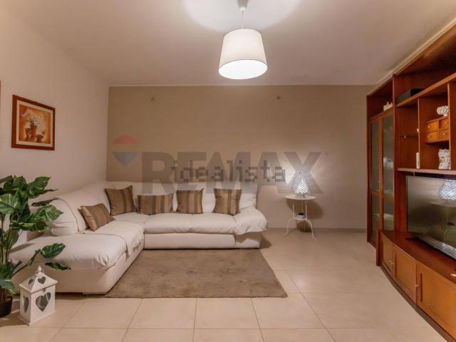 Villetta bifamiliare in vendita di 284 m² in Via Mandre, 26