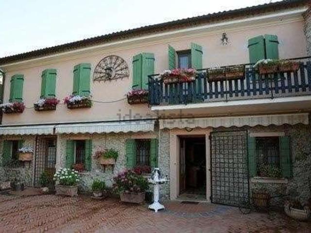 Villetta bifamiliare in vendita di 284 m²
