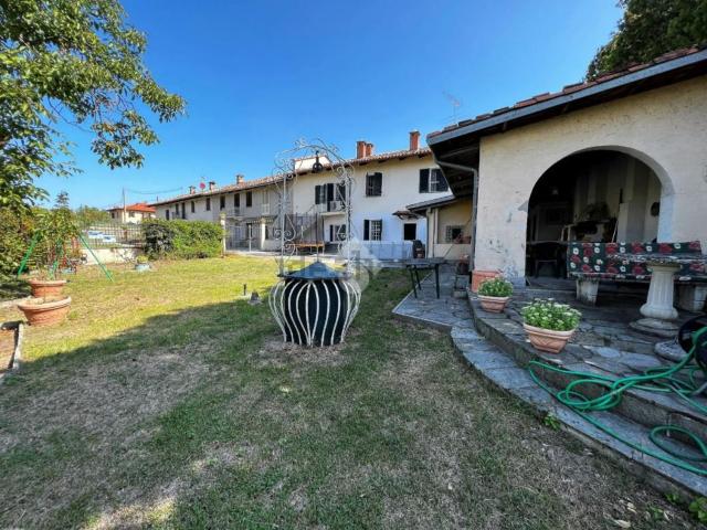 Villetta bifamiliare in vendita di 285 m² in Frazione San Pietro, 17