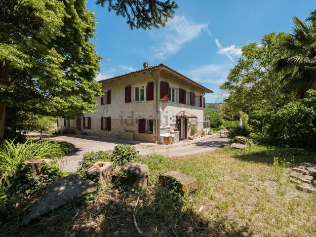 Villetta bifamiliare in vendita di 285 m² in Via Valle Del Samoggia, 2825