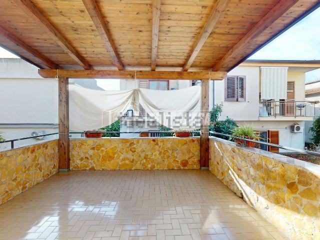 Villetta bifamiliare in vendita di 285 m² in Via Gioacchino A. Rossini, 32