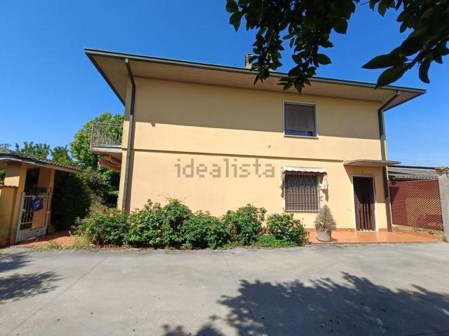 Villetta bifamiliare in vendita di 286 m² in Via Cimitero, 1