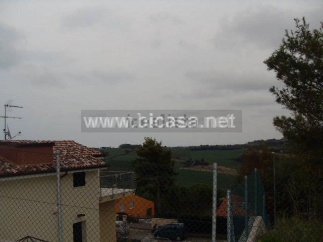 Villetta bifamiliare in vendita di 288 m² in Via delle Querce