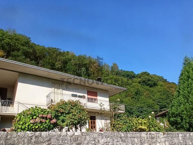 Villetta bifamiliare in vendita di 288 m² in Via San Sebastiano