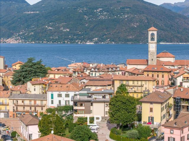 Villetta bifamiliare in vendita di 289 m² in Via Confalonieri, 8