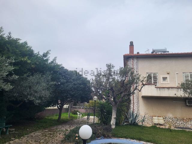Villetta bifamiliare in vendita di 293 m² in Via Ponza