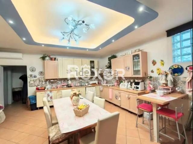 Villetta bifamiliare in vendita di 290 m² in Via Torino
