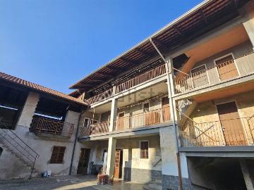 Villetta bifamiliare in vendita di 290 m² in Corso Guglielmo Marconi, 22