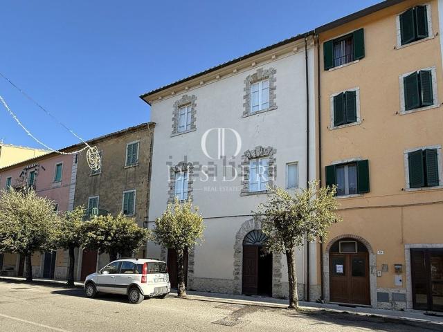 Villetta bifamiliare in vendita di 290 m² in Corso Italia, 77