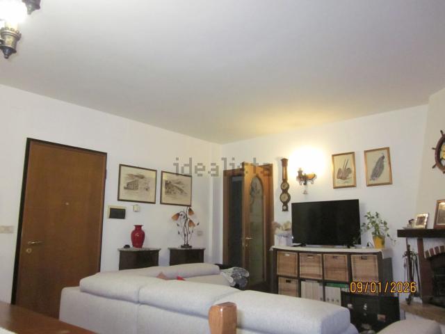 Villetta bifamiliare in vendita di 290 m² in Strada di San Luigi