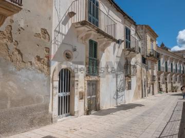 Villetta bifamiliare in vendita di 290 m² in Via Torrenuova, 35