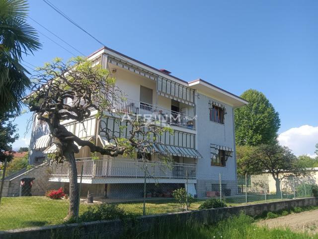 Villetta bifamiliare in vendita di 290 m² in Via Bernardo Vittone