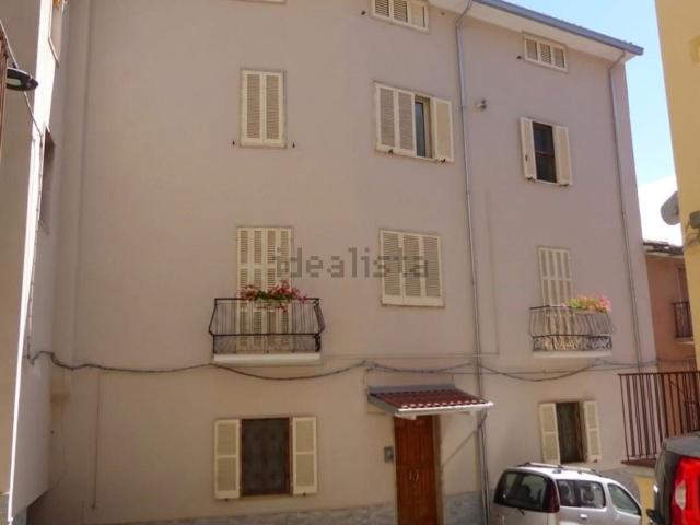 Villetta bifamiliare in vendita di 290 m² in Via Centrale