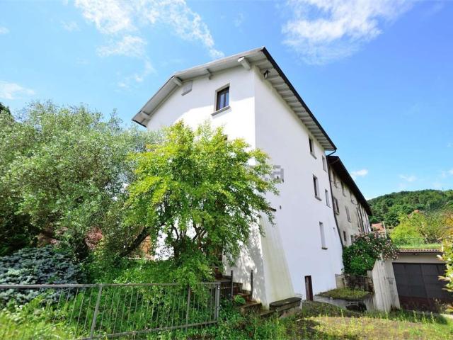Villetta bifamiliare in vendita di 290 m² in Via Ramera, 104