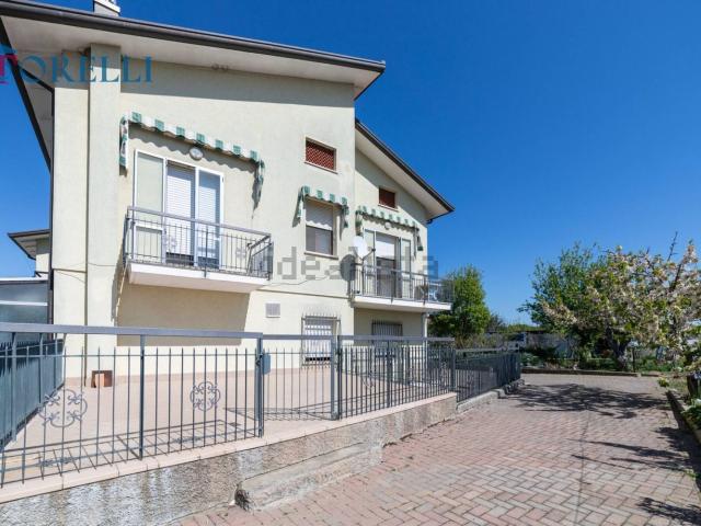 Villetta bifamiliare in vendita di 290 m² in Via San Giovenale, 58