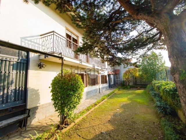 Villetta bifamiliare in vendita di 290 m² in Strada Tedeschi, 103
