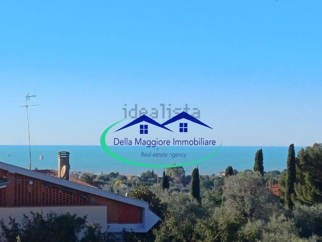 Villetta bifamiliare in vendita di 291 m² in Piazza delle carrozze, 3