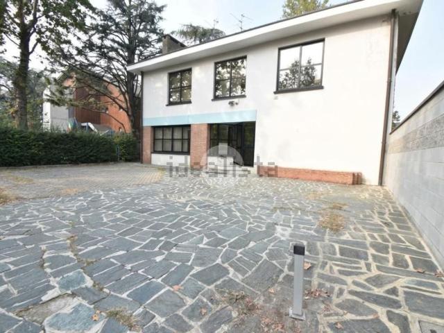 Villetta bifamiliare in vendita di 291 m² in Via B. Cremagnani, 16
