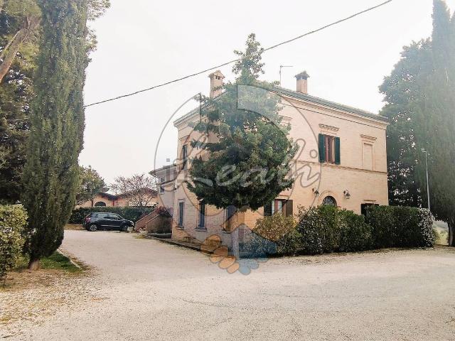 Villetta bifamiliare in vendita di 292 m² in Contrada Cantagallo, 54