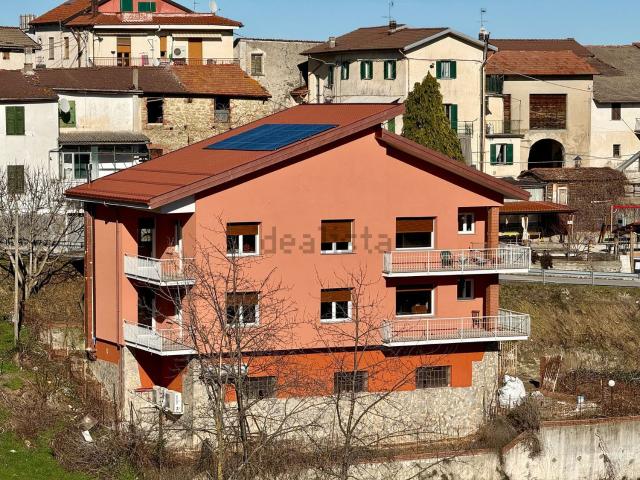 Villetta bifamiliare in vendita di 292 m² in Via Nazionale, 31