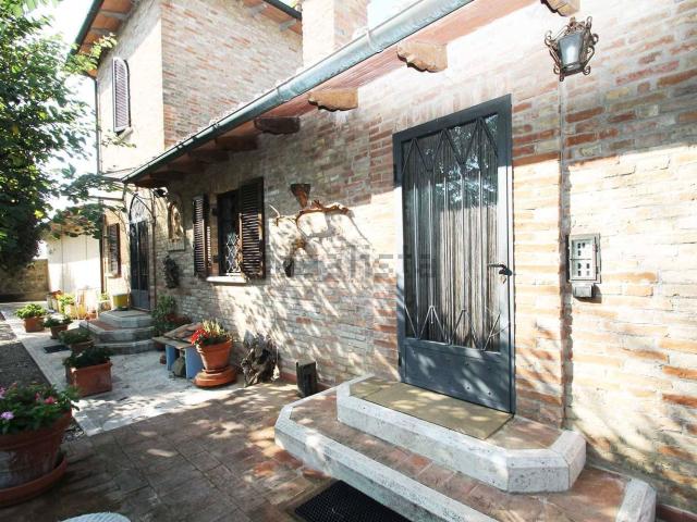 Villetta bifamiliare in vendita di 292 m²