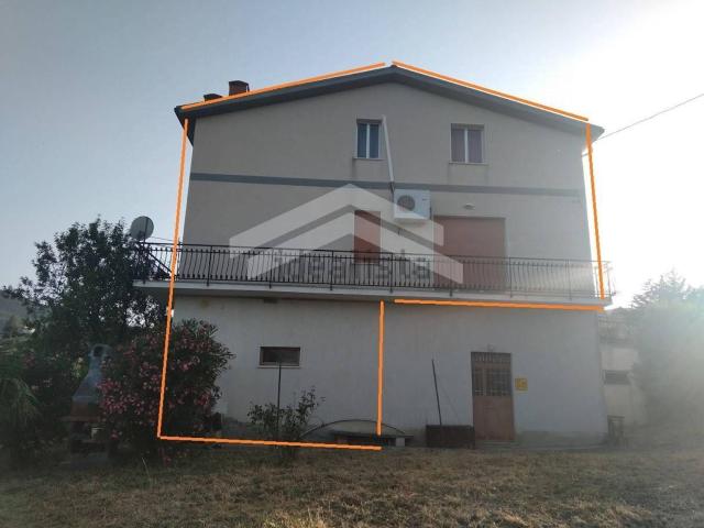Villetta bifamiliare in vendita di 297 m² in Contrada Fonte Nuova