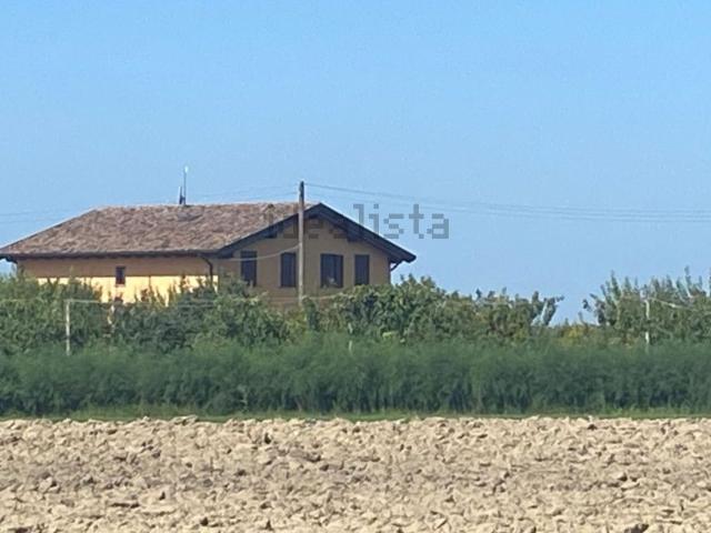 Villetta bifamiliare in vendita di 297 m² in Via dei Cacciatori, 734