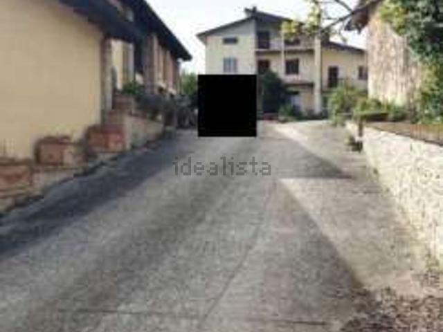 Villetta bifamiliare in vendita di 294 m² in Frazione Rezzano, 37
