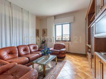 Villetta bifamiliare in vendita di 295 m² in Via XXIV Maggio, 118