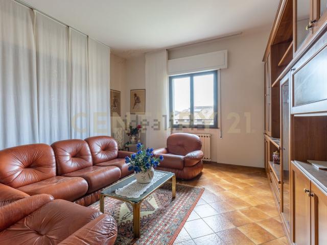 Villetta bifamiliare in vendita di 295 m² in Via XXIV Maggio, 118