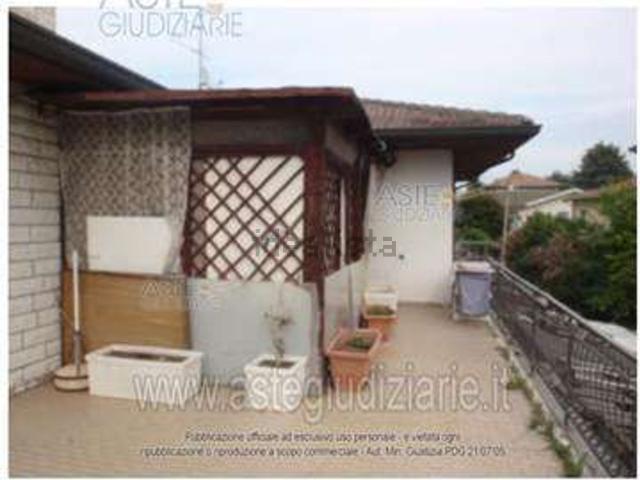 Villetta bifamiliare in vendita di 295 m² in Via Emilia, 396