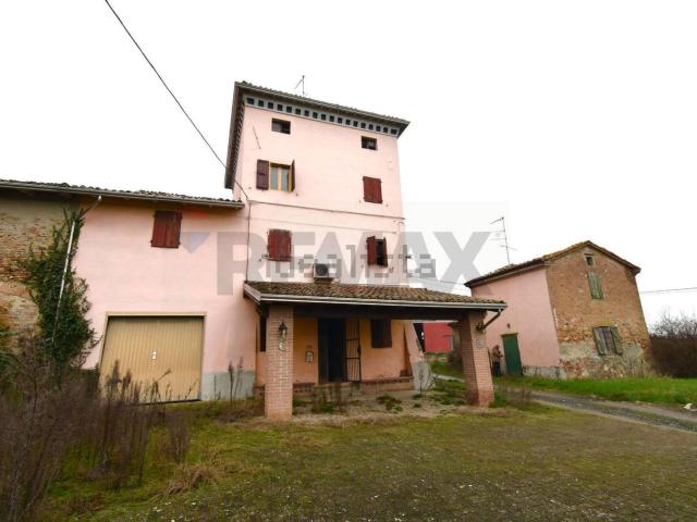 Villetta bifamiliare in vendita di 295 m² in Via Gabbiano, 31