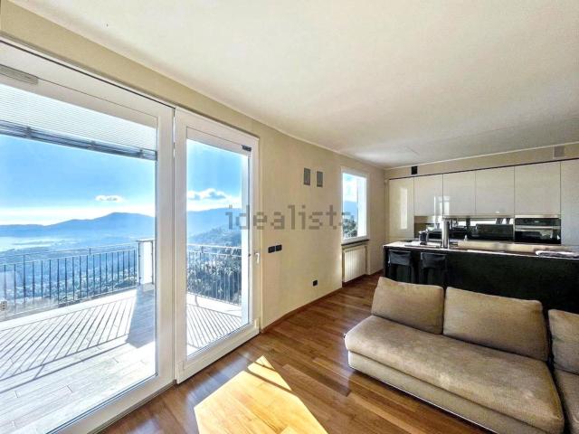 Villetta bifamiliare in vendita di 298 m²