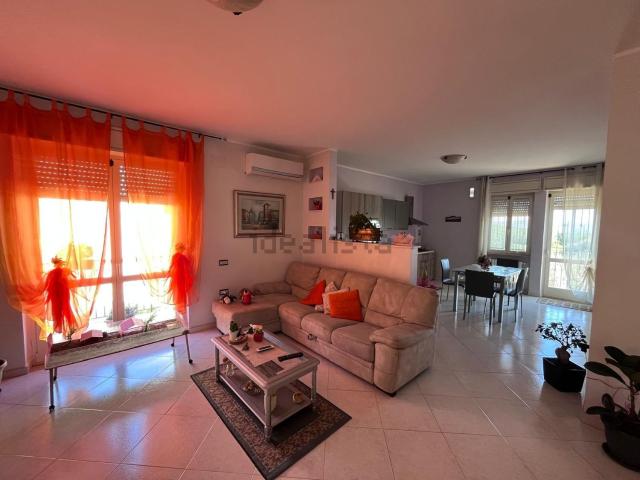 Villetta bifamiliare in vendita di 203 m² in Via Vicenza