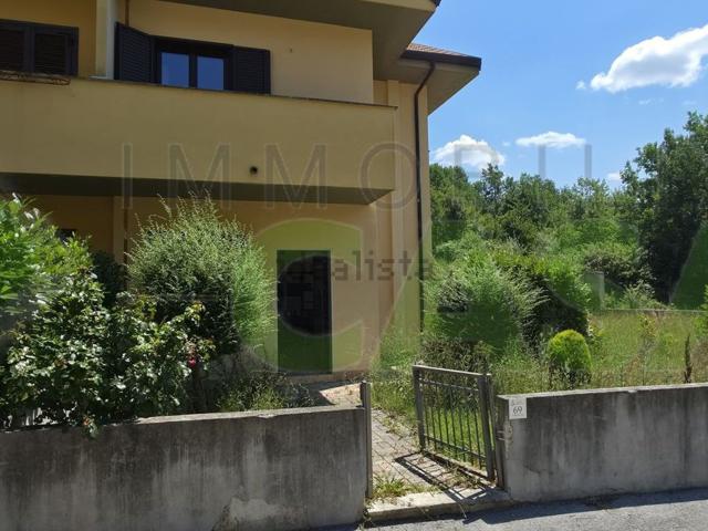 Villetta bifamiliare in vendita di 203 m² in Via Franile, 1