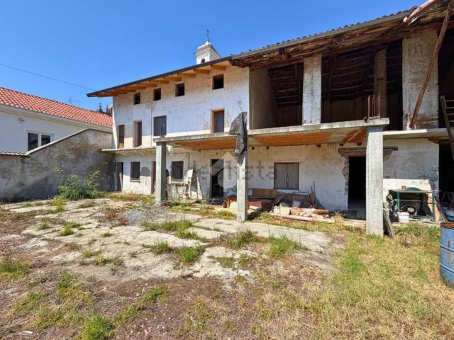 Villetta bifamiliare in vendita di 203 m² in Via G. Garibaldi, 33