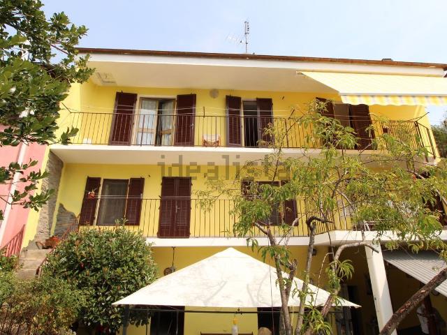 Villetta bifamiliare in vendita di 200 m² in Borgo Bernardi