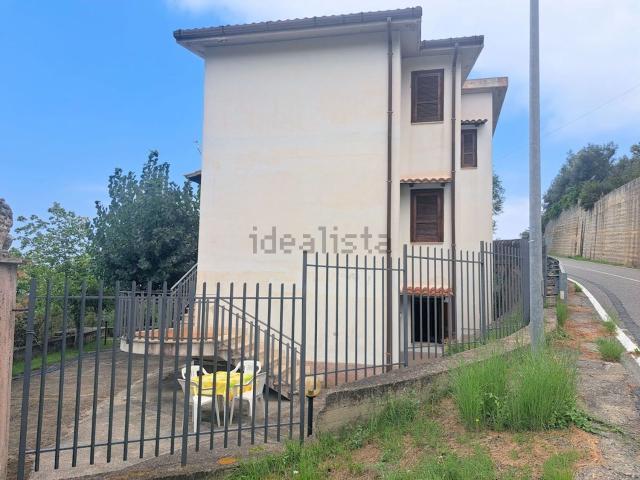 Villetta bifamiliare in vendita di 200 m² in Contrada San Pietro
