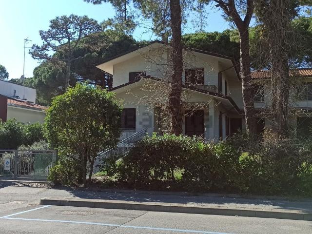 Villetta bifamiliare in vendita di 200 m² in Lungomare Riccardo Riva, 40