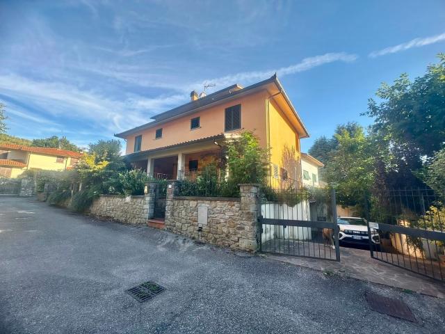 Villetta bifamiliare in vendita di 200 m² in Località Vitiano