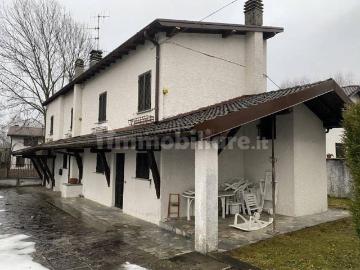 Villetta bifamiliare in vendita di 200 m² in Piazza vercea, 3