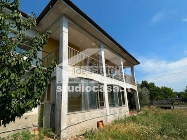 Villetta bifamiliare in vendita di 200 m² in Via Pavia