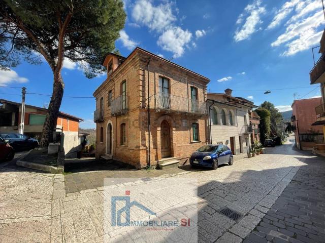 Villetta bifamiliare in vendita di 200 m² in Piazza San Matteo
