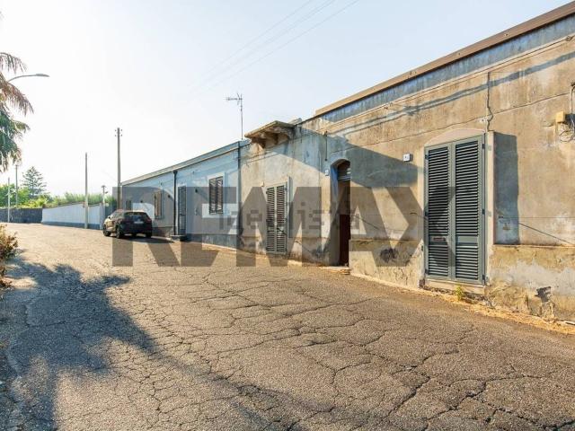 Villetta bifamiliare in vendita di 200 m² in Strada 5, 6